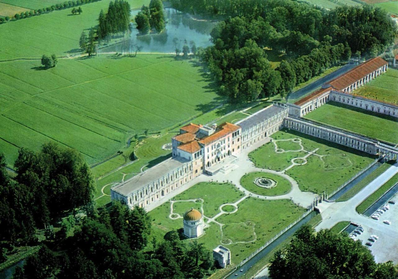 Boutique House Alle Loggie Palladiane Di Villa Contarini Piazzola sul Brenta Exterior foto